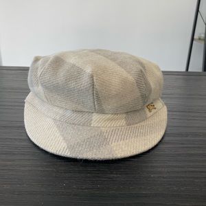 Burberry hat❤️
